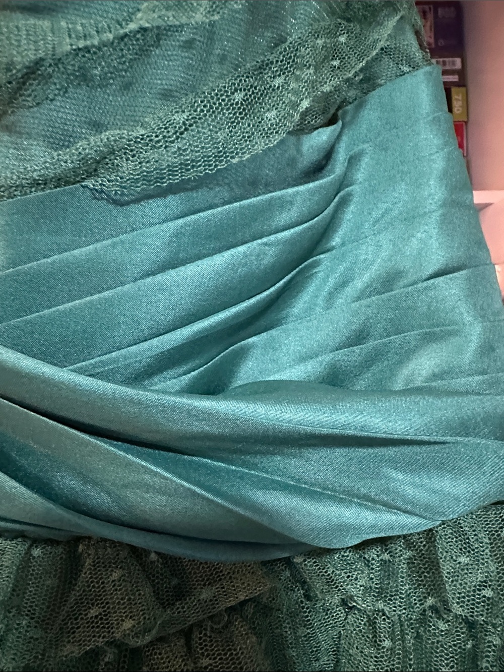 Emerald Green Ruffled Halter Tulle Party Dress - Picture 8 of 17